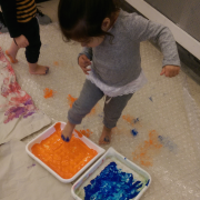 Painting with our feet on Bubbles